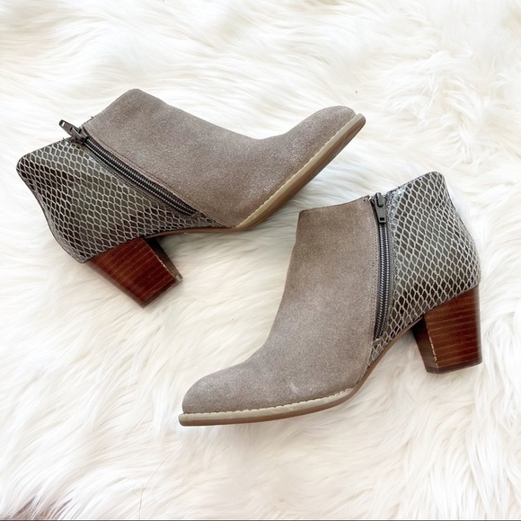 Vionic Upright Bromley Bootie - Picture 2 of 8